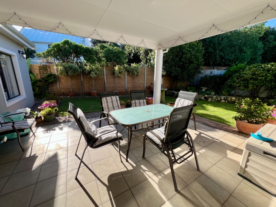 3 Bedroom Property for Sale in Stilbaai Wes Western Cape